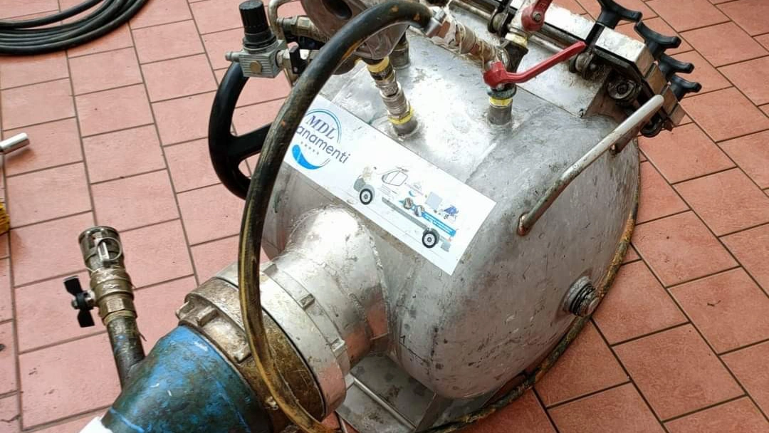 Napoli, risanamento condotta pluviale: dettaglio macchinario