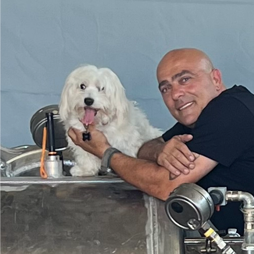 Massimo con il suo cane Yuki
